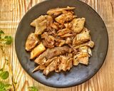 Foto langkah ke 3 dari resep Tumisan ayam dg minyak wijen, memanfaatkan ayam rebus sisa.