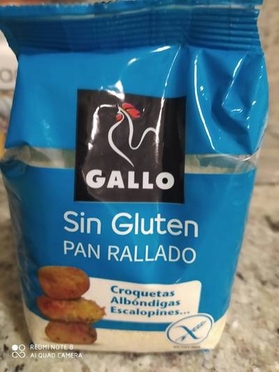 Croquetas de patatas y atún con salsa de tomate