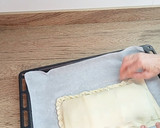 Foto del paso 4 de la receta: Empanada de hojaldre con queso rulo y dátiles