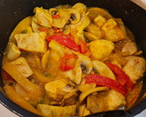 Foto del paso 4 de la receta: Pollo al curry con champiñones y pimientos