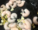 Foto del paso 4 de la receta Gulas al ajillo con gambas