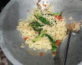 Foto langkah ke 5 dari resep Bakmie Kangkung.