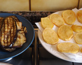 Foto del paso 4 de la receta: Berenjenas asadas con patatas y cebollas con crema rosada de tomate