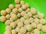 Onde-Onde Mekar