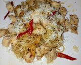 Foto langkah ke 5 dari resep Spaghetti Aglio Olio with Chicken.