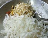 Foto langkah ke 5 dari resep 13. Kwetiau Goreng ala Resto.