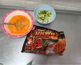 รูปขั้นตอนการทำที่ 1 ของ มาม่าห่อไข่