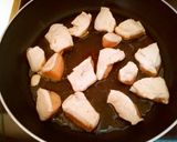 Foto del paso 1 de la receta: Pollo en salsa de champiñones