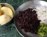 A picture of step 1 of Beetroot Potato Kabab dahi ki chutney.