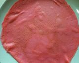 Gambar langkah 3 resipi Strawberry Roll Crepe.