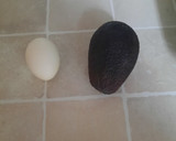 Foto del paso 1 de la receta: Tapa de aguacate y huevo duro