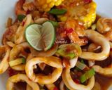 Foto langkah ke 5 dari resep Cumi Udang Saos Padang.