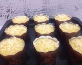 Foto langkah ke 5 dari resep Muffin Keju Super Moist (Metode Vla / Tanpa Mixer).
