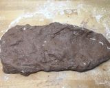 Une image de l'étape 1 de Pain au cacao et chocolat noir.