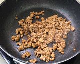 รูปขั้นตอนการทำที่ 3 ของ ข้าวผัดหมูซีอิ๊ว