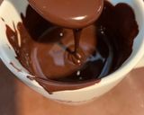 รูปขั้นตอนการทำที่ 1 ของ ช็อกโกแลตพร้อมถั่ว ง่ายมากแค่ใช้ไมโครเวฟ(Dark Chocolate Bite)