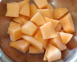 A picture of step 1 of Musk Melon Shake..