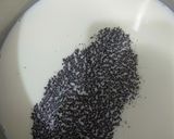 A picture of step 2 of Oreo Doodh Pati.