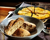 Foto del paso 3 de la receta: Tortilla de patatas con pimientos verdes & cebolla y pan casero multicereales