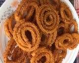A picture of step 3 of Rice murukku.