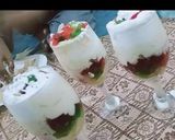 A picture of step 5 of Meetha trifle.