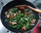 Foto langkah ke 7 dari resep Daun Ubi Siram Daging.