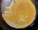Foto langkah ke 2 dari resep Simple Egg sandwich.