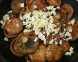 Foto del paso 4 de la receta: Butifarra con rovellons