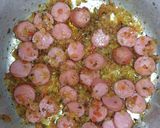 Foto del paso 3 de la receta: Fideos con tuco de salchichas