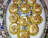 Foto del paso 5 de la receta: Canapés de queso con gambas al ajillo y nuez