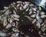 Foto langkah ke 3 dari resep Cumi masak hitam khas madura.