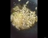 A picture of step 4 of Singaporean rice.