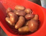 Une image de l'étape 3 de Pommes de terre rouges croustillantes fracassées à l'ail, échalote, chapelure aux épices.