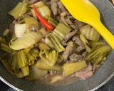 Hình bước làm 2 của món Bò Kho Dưa Chua