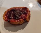 Foto del paso 13 de la receta: Torrijas caramelizadas con azúcar y canela 🆚 mermelada de arándanos