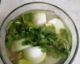 Foto del paso 2 de la receta: Salsa roja para huevos