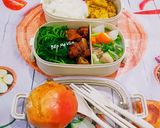 Hình bước làm 5 của món Hộp Cơm Vui Vẻ 5:(sườn non kho,đậu hủ chiên sả...)