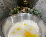 صورة لخطوة 1 من وصفة عجينة البيتزا السائلة