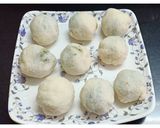 A picture of step 3 of Potato stuffed bread roll.