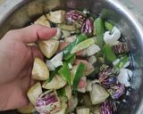 A picture of step 1 of Gujarati Special Kathiawadi Undhiyu 😋.