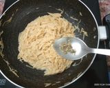 A picture of step 2 of Semiya Halwa.