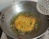 A picture of step 4 of Vegetable Sandwich Bread Pakoda.
