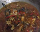 Foto langkah ke 6 dari resep Ikan Mackarel / Sarden Tomat Pedas.