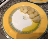 Foto del paso 5 de la receta: Lubina a la sal con gulas y patata cocida