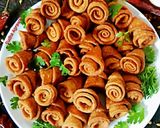 डिजाइनर रोल कोन मसाला मठरी (designer roll cone masala mathri recipe in Hindi) रेसिपी चरण 12 फोटो