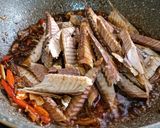 Foto langkah ke 3 dari resep Tumis Terong Ikan Cue.