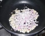 A picture of step 5 of Chicken chow mein.