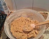 Foto del paso 3 de la receta: Galletitas crocantes de avellanas rellenas con dulce de leche
