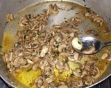 Foto del passaggio 4 della ricetta Scaloppina con i funghi