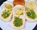 ગ્રીલ ચીઝી ગાર્લિક મસાલા પાવ (Grill Cheesy Garlic Masala Paav Recipe In Gujarati) રેસીપી સ્ટેપ2ફોટો